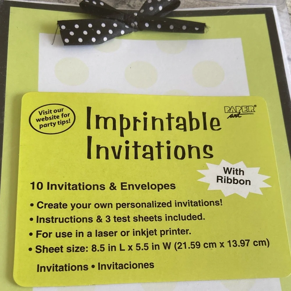 NEW in box. Box of 10 printable invitations + 10 envelopes.